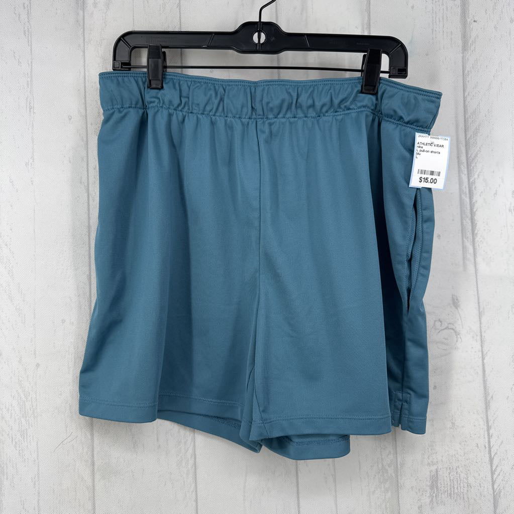 L pull-on shorts