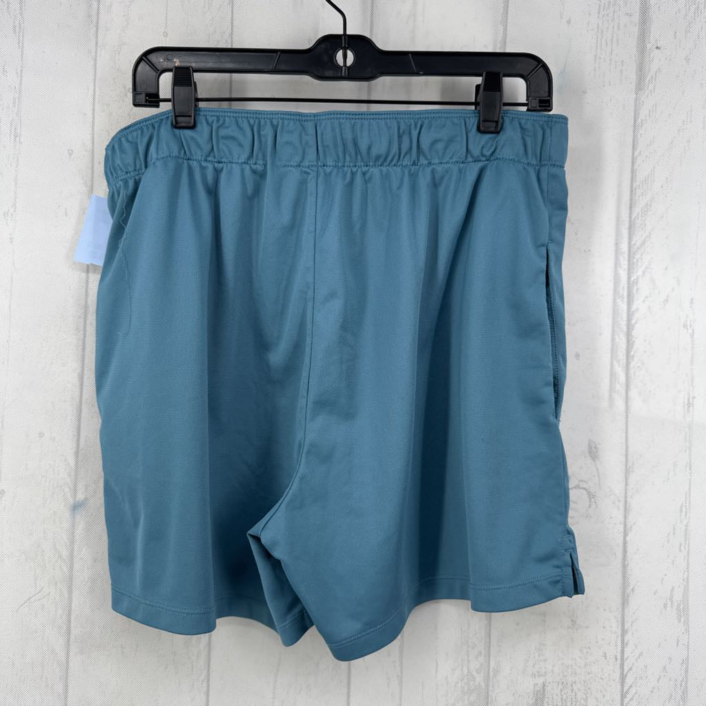 L pull-on shorts