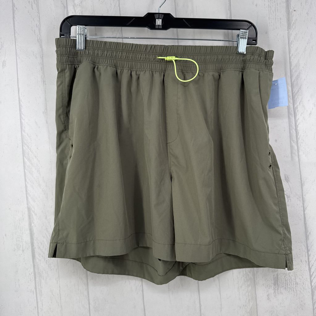 XL pull-on shorts