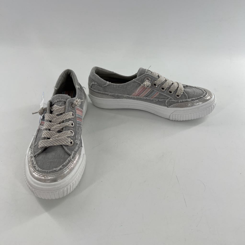 7 slip-on sneaker
