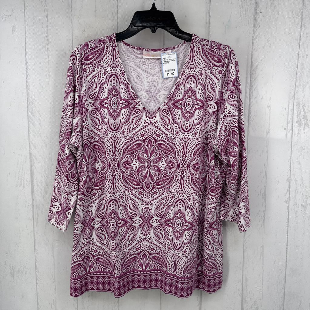 L medallion print v-neck 3/4 slv tee