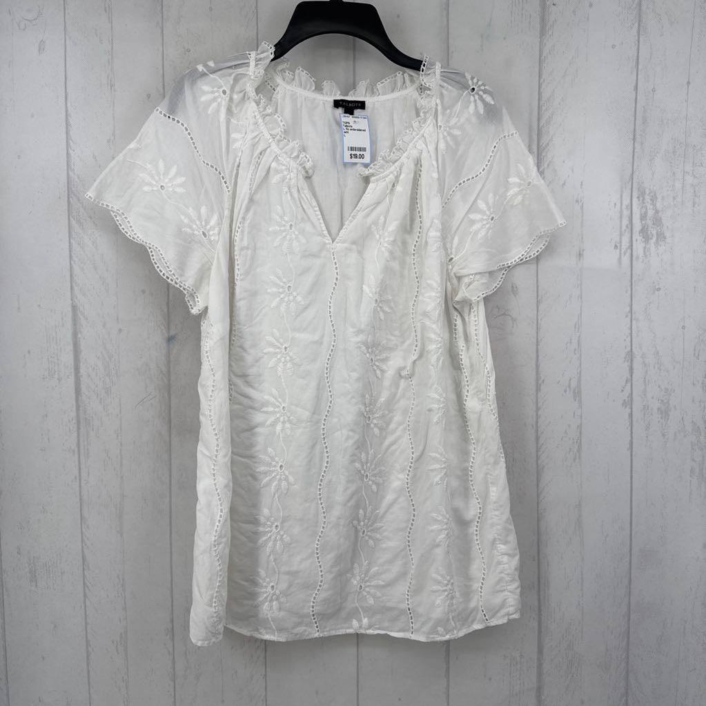 L flo embroidered v-neck s/s top