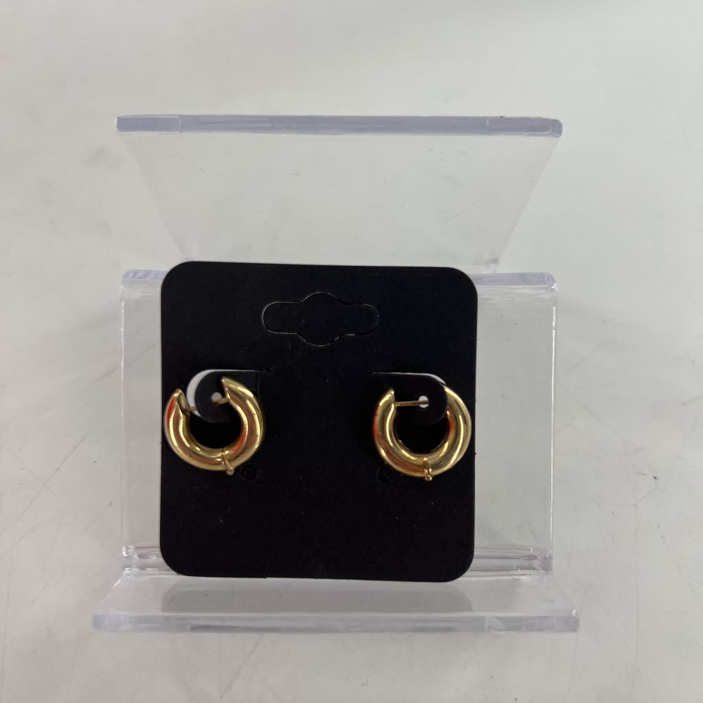 gold hinged hoop earrings