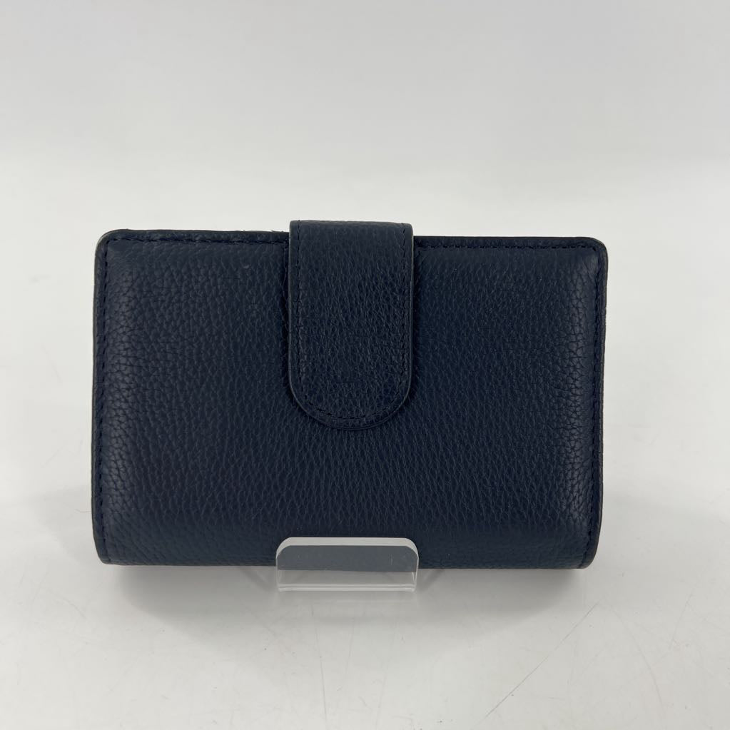 leather bi-fold wallet