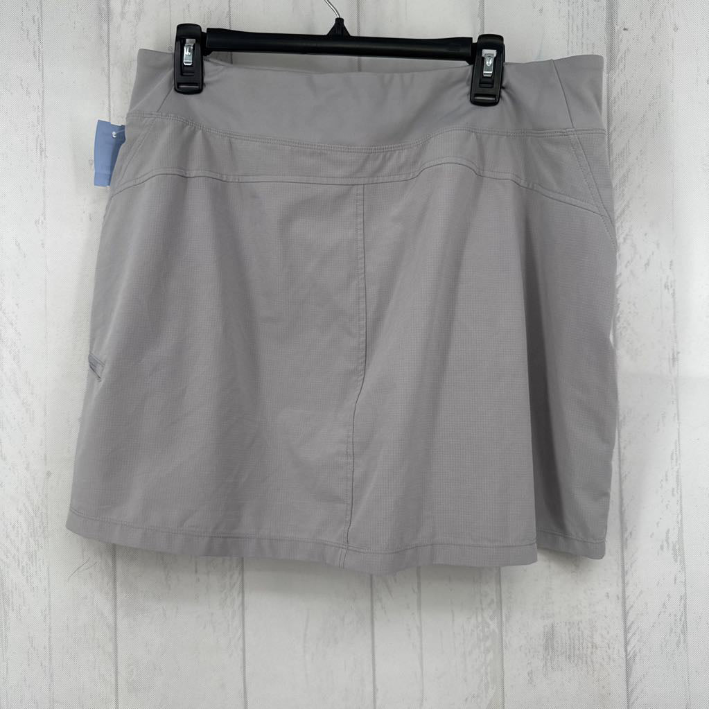 XL utility skort