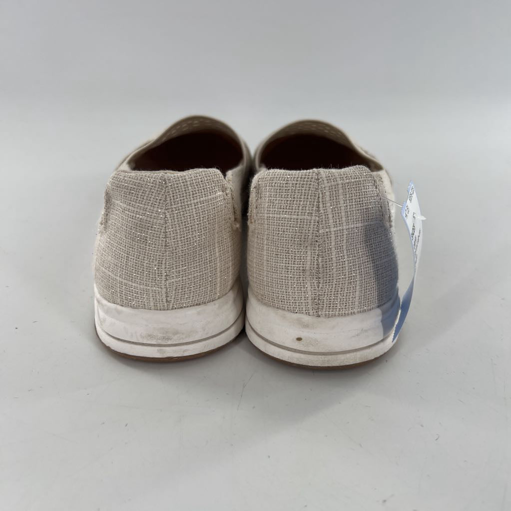 8.5 knit slip-ons