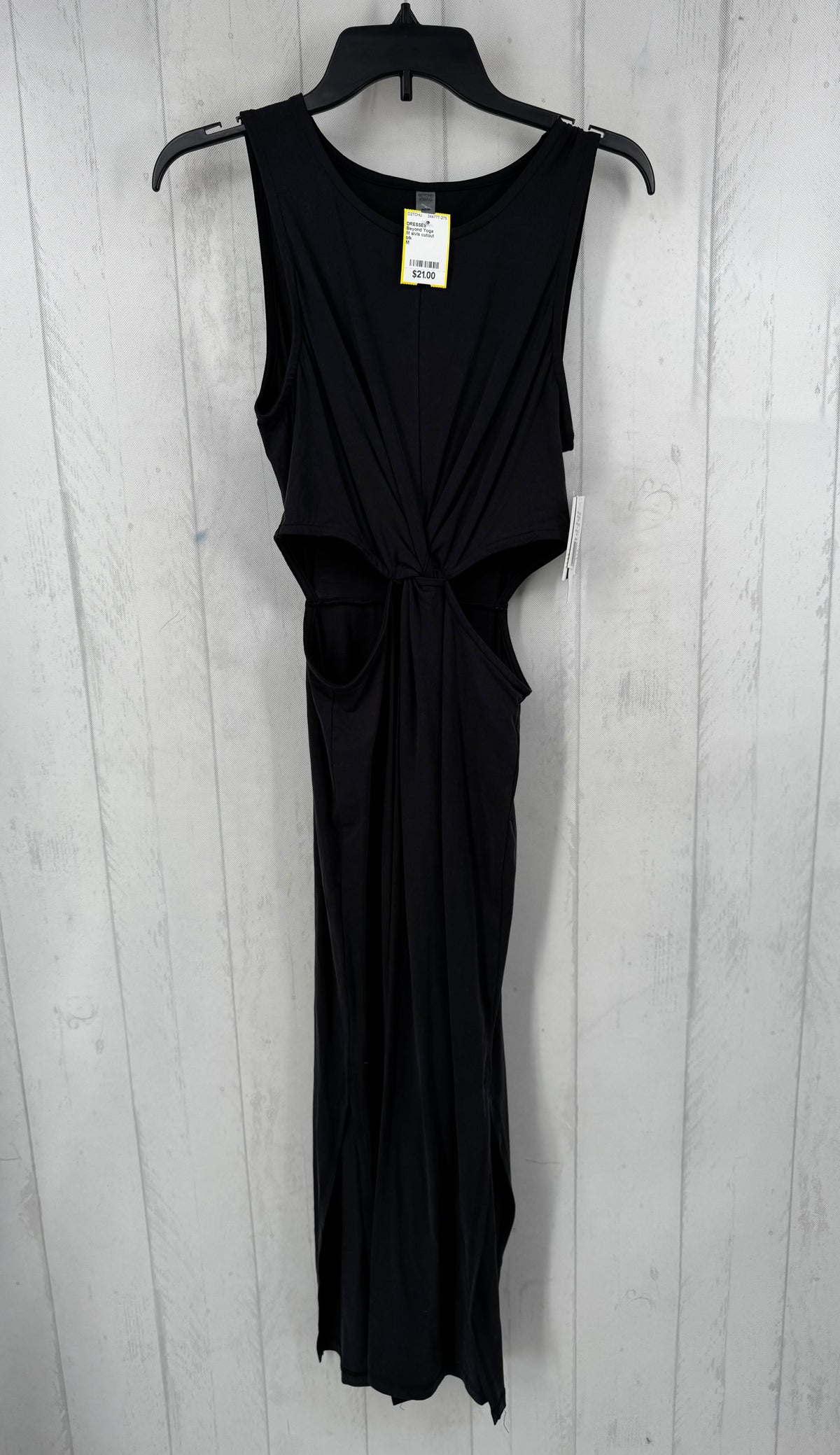 M slvls cutout dress