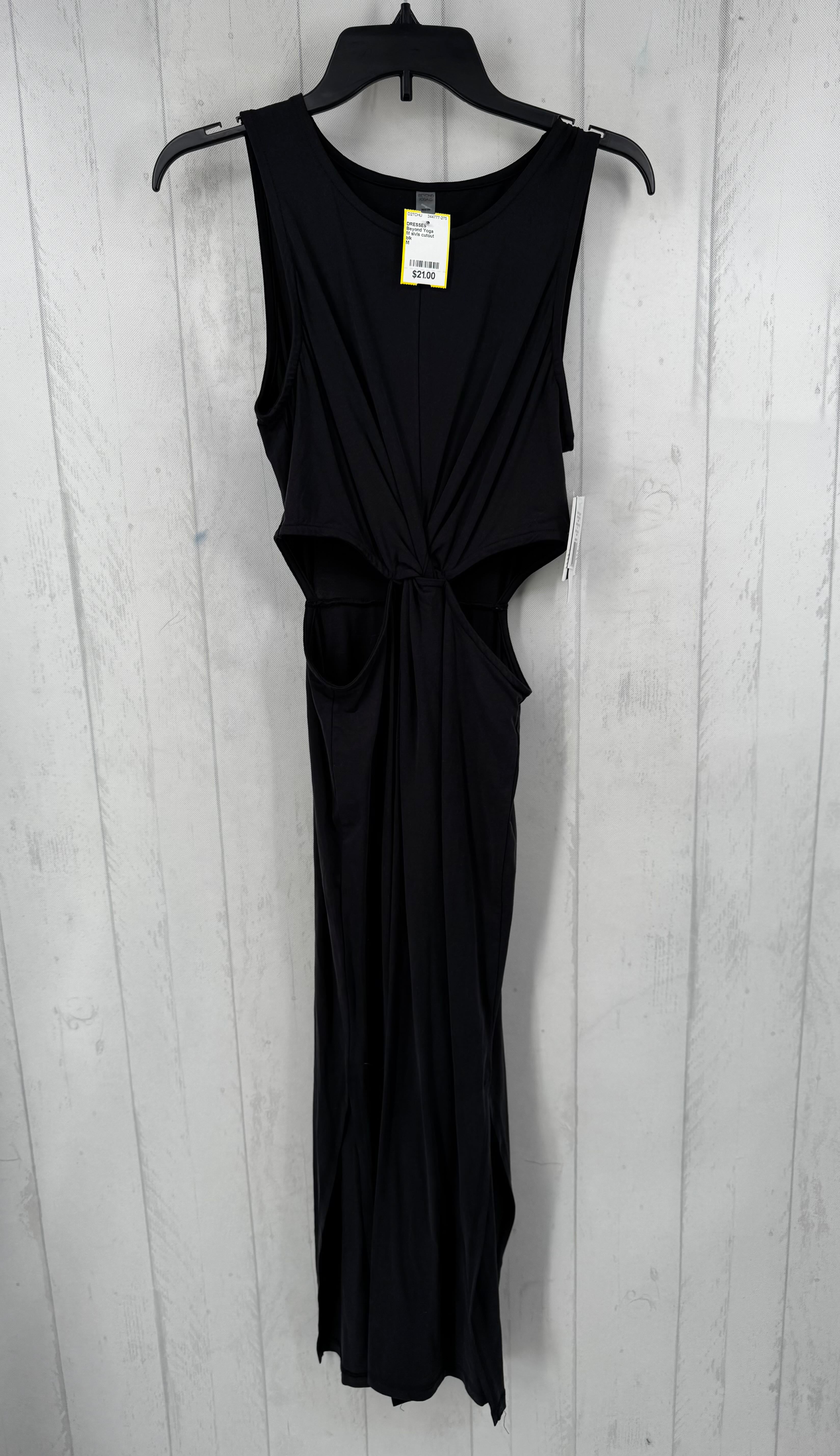 M slvls cutout dress