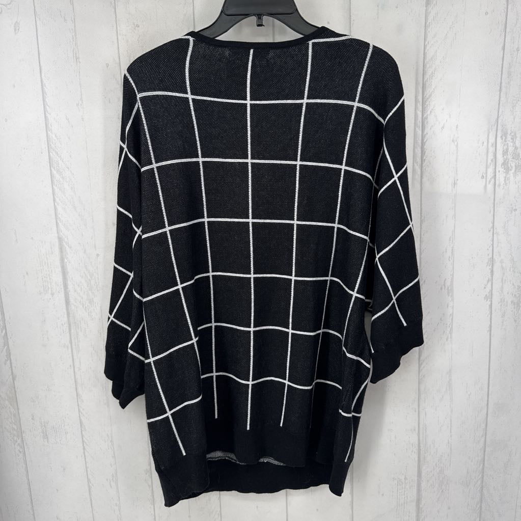 XL checkered v-neck s/s knit top
