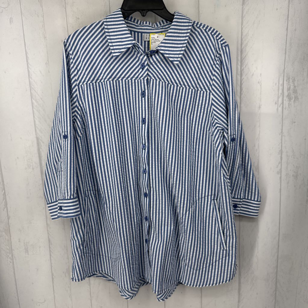 XL seersucker button down 3/4 slv top