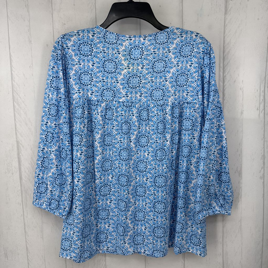 L medallion print split neck 3/4 slv top