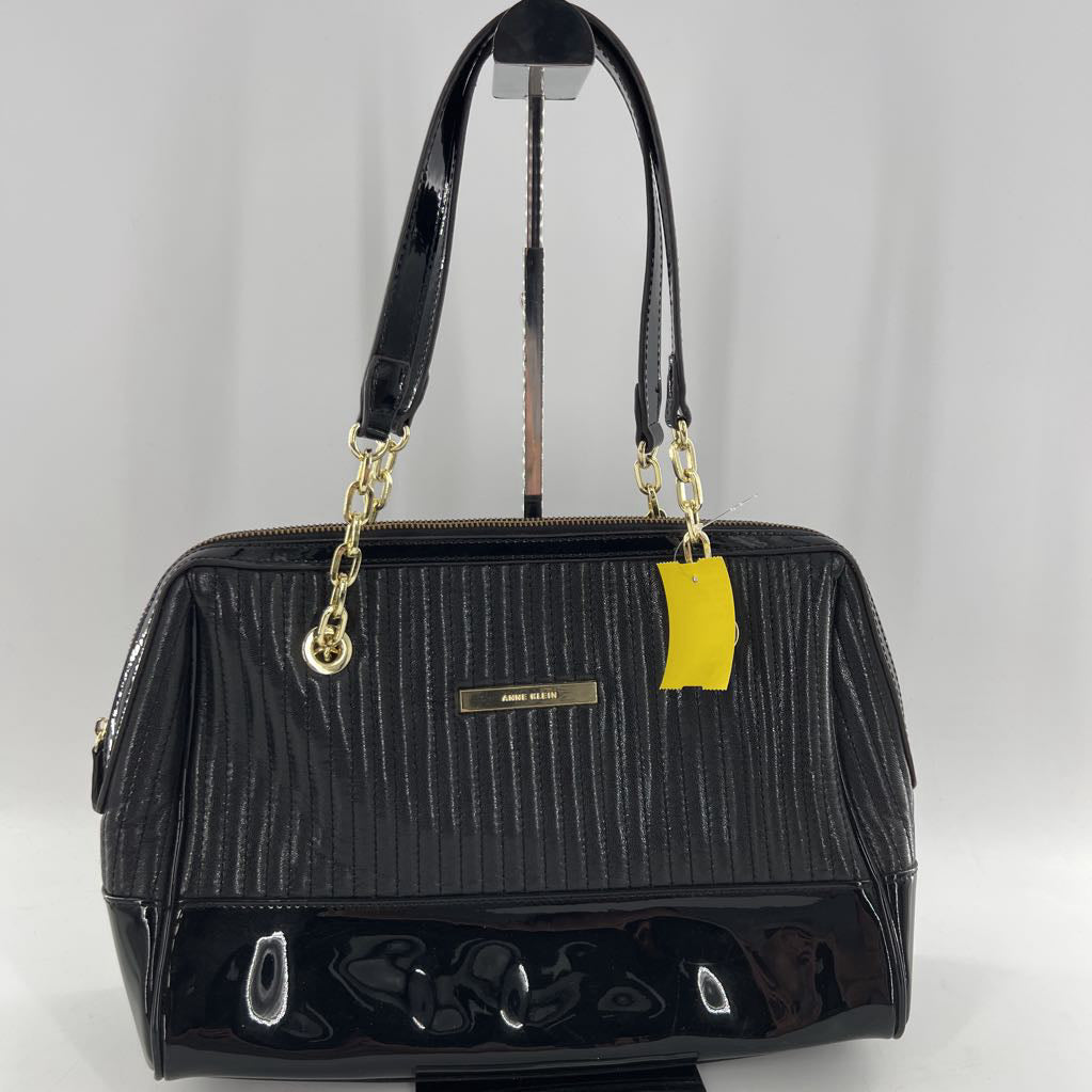 chain strap patent pleated tote