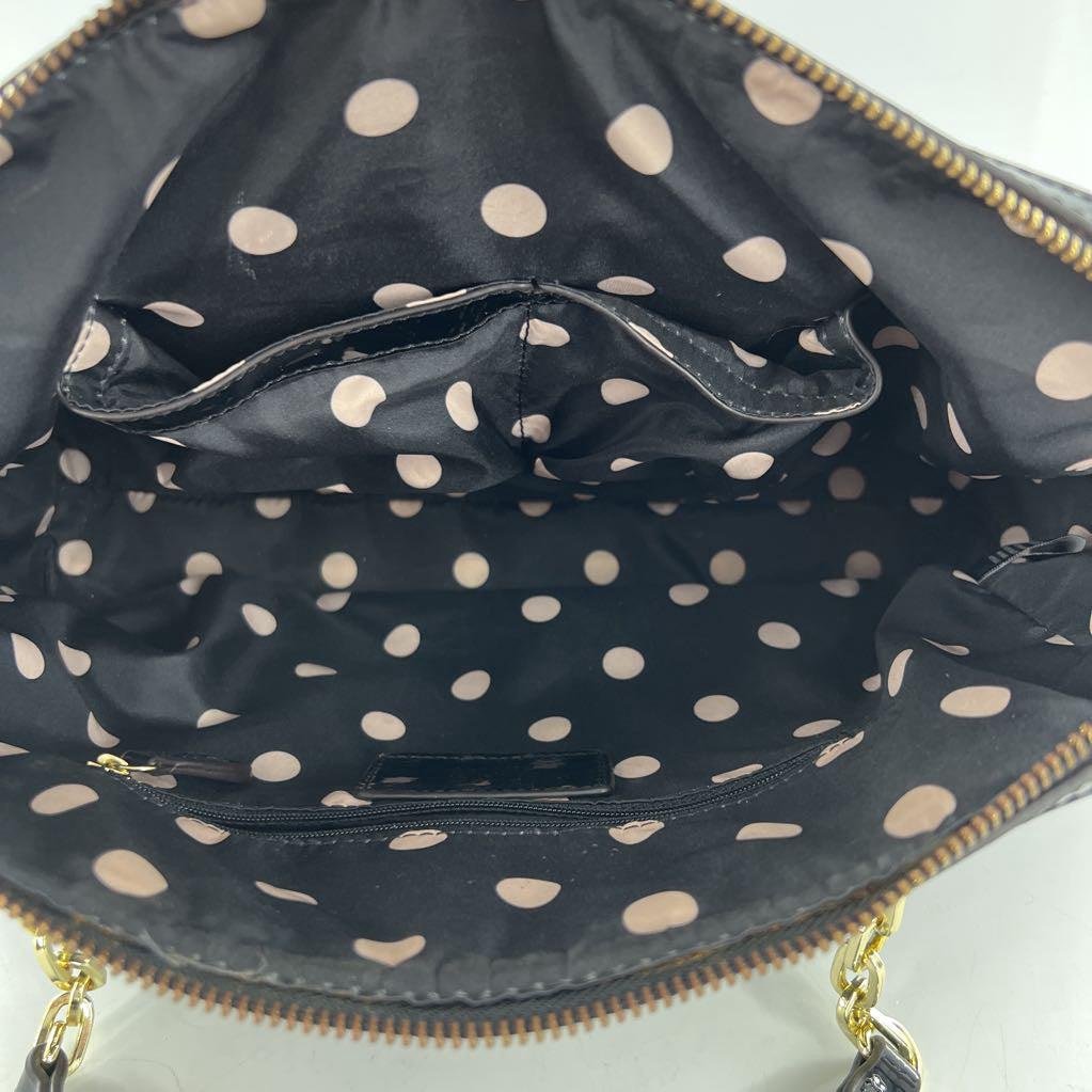 chain strap patent pleated tote