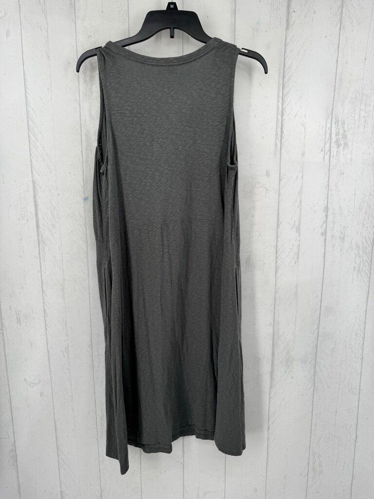 M v-neck button front slvls dress
