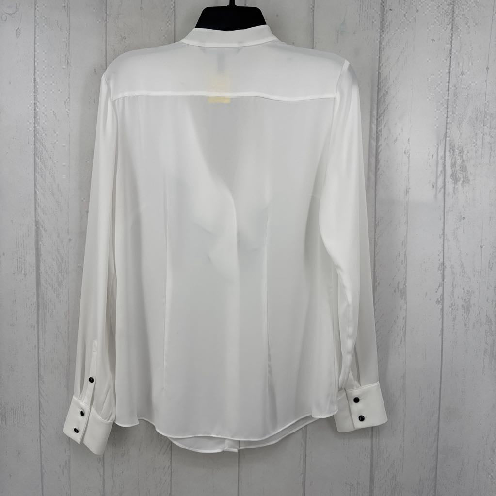 8 ruffled button down l/s top