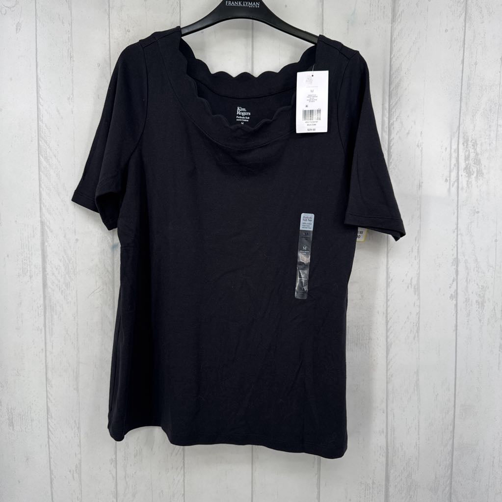 R30 M scalloped neckline s/s tee