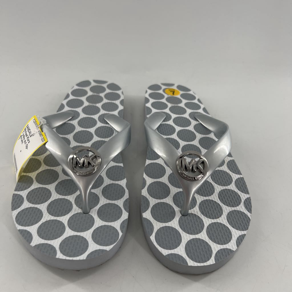 7 polka dot flip-flops
