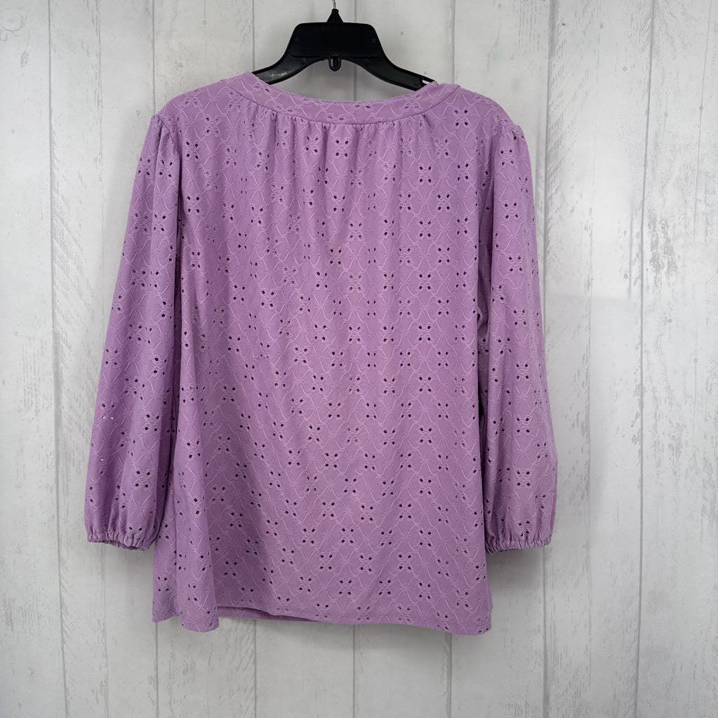 L eyelet split neck 3/4 slv top