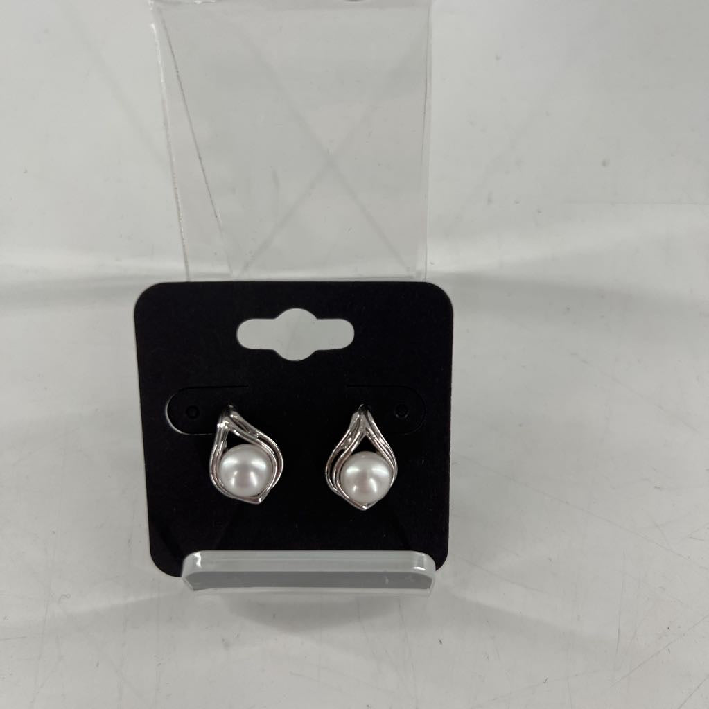 silver tone pearl earrings