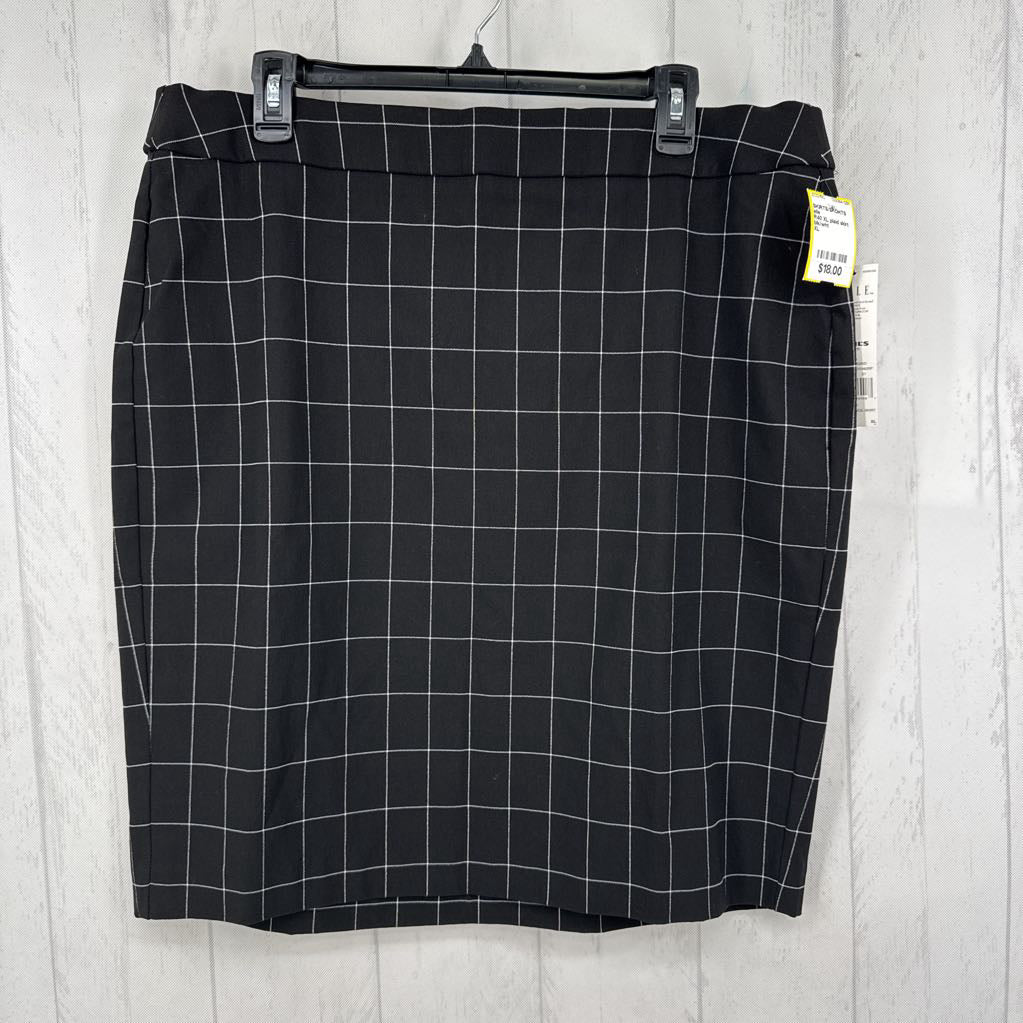 R40 XL plaid skirt