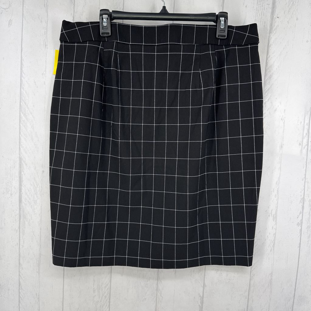 R40 XL plaid skirt