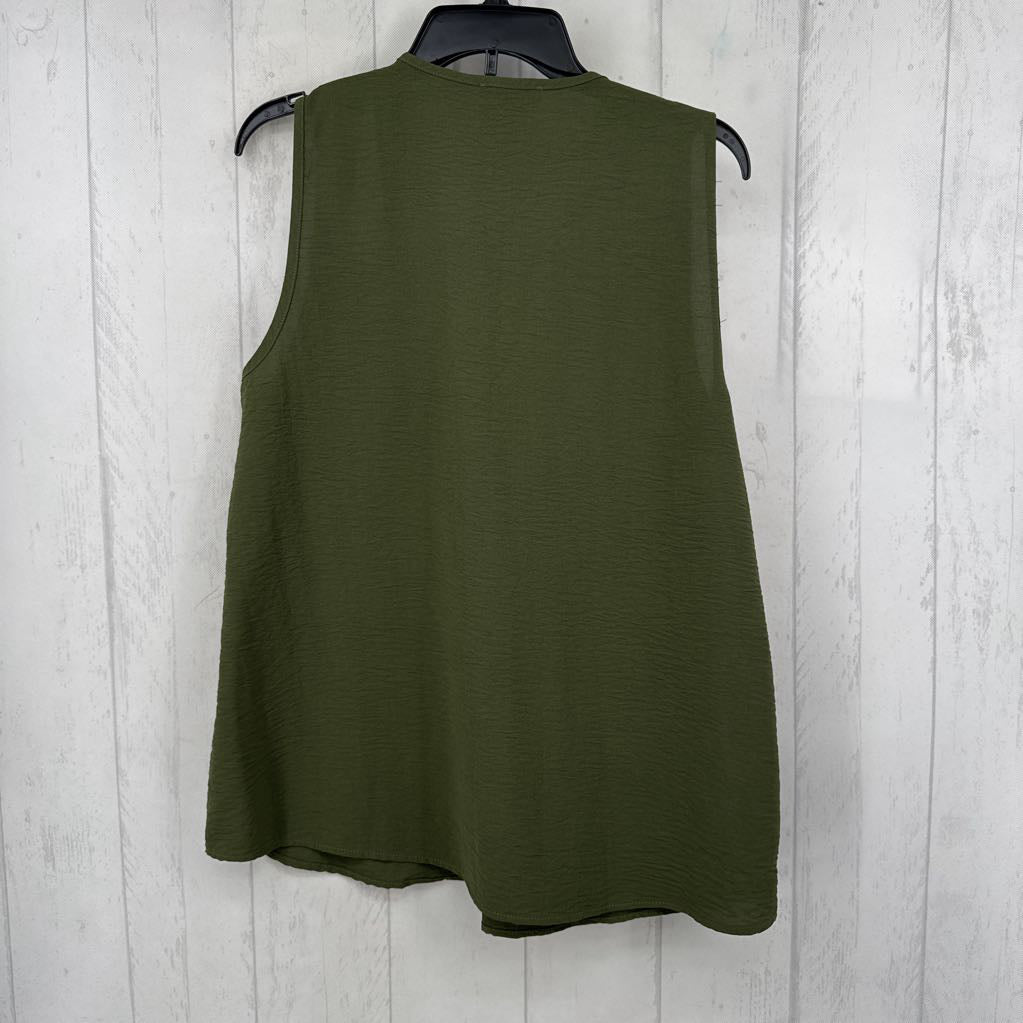 L v-neck flowy tank