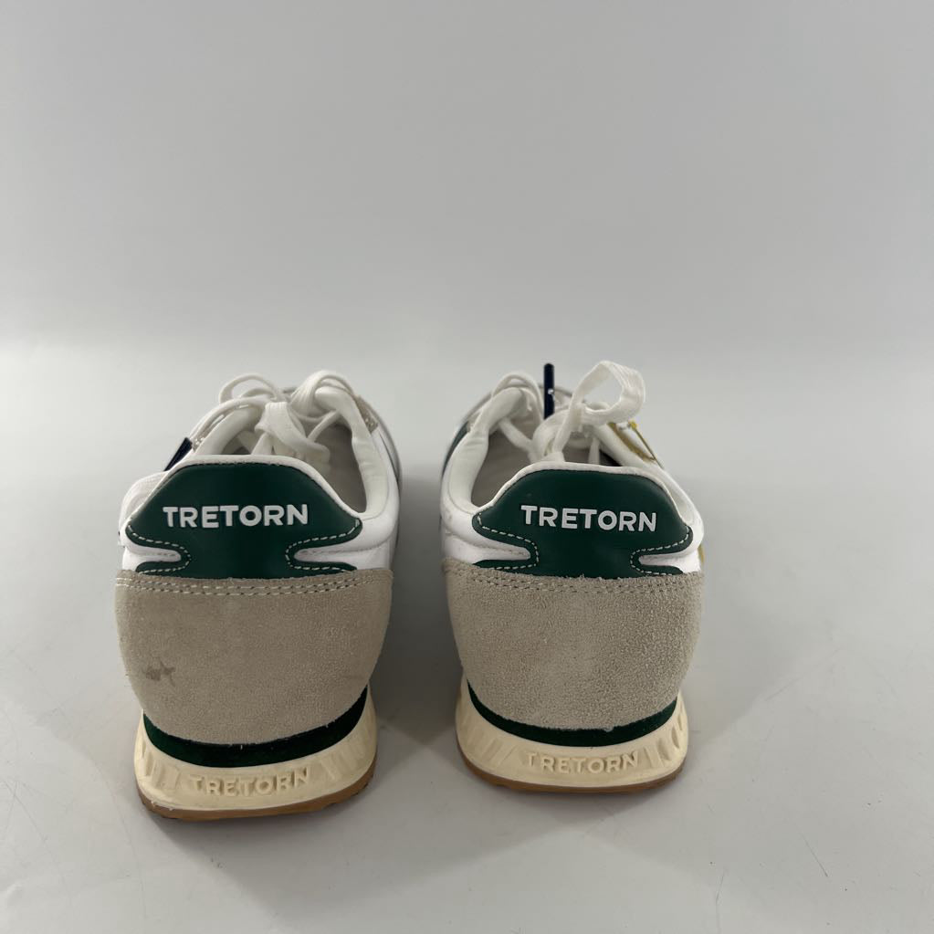 8.5 lace-up sneaker