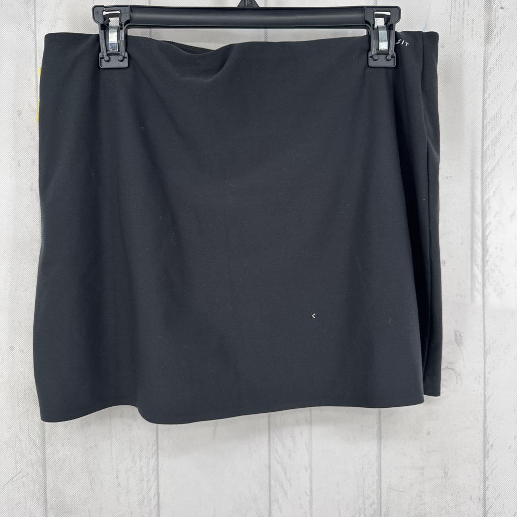 L pull-on skort