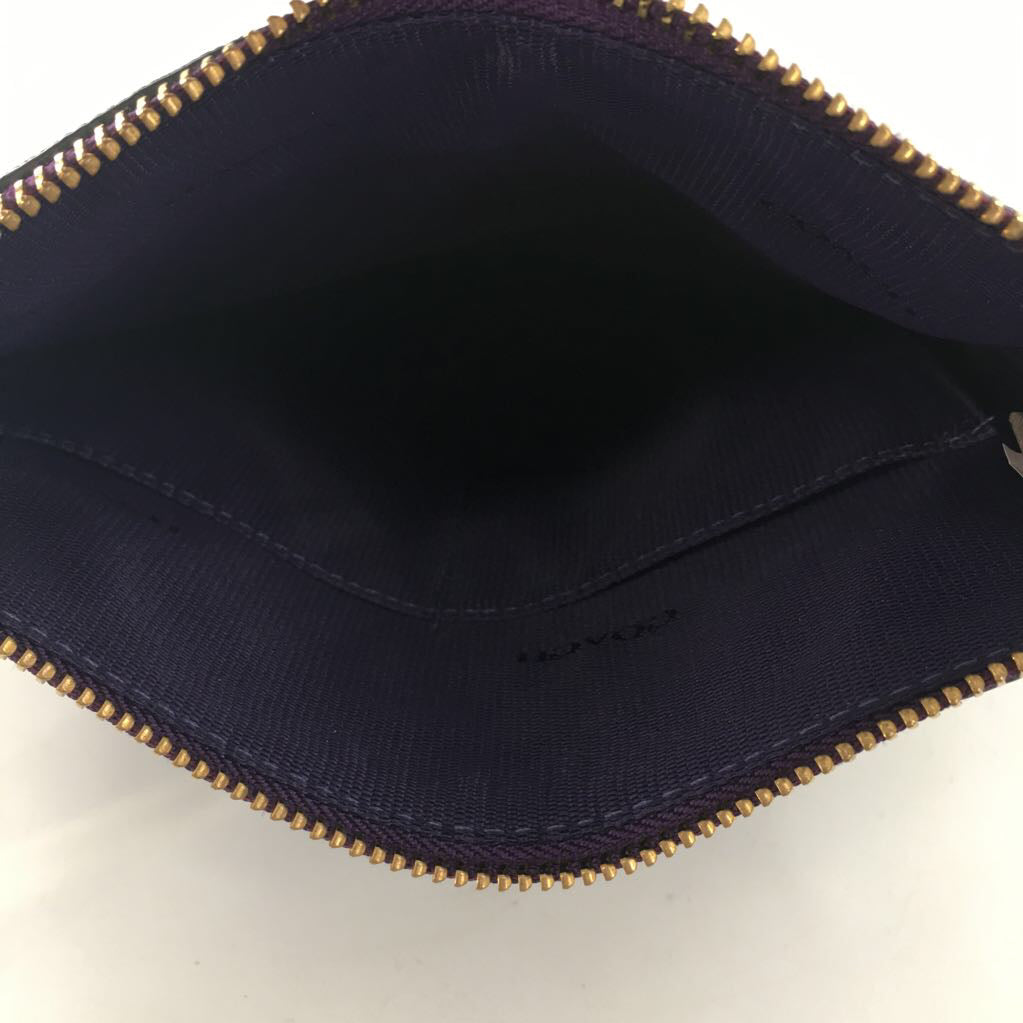 pebbled crossbody w/ slip pocket