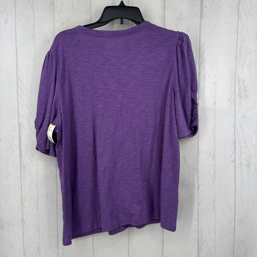 XL buttoned v-neck ruched s/s tee