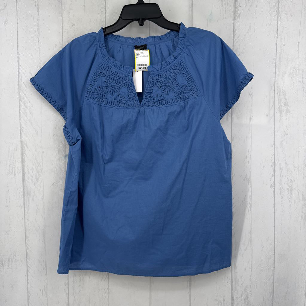R90 L embroidered split neck s/s top