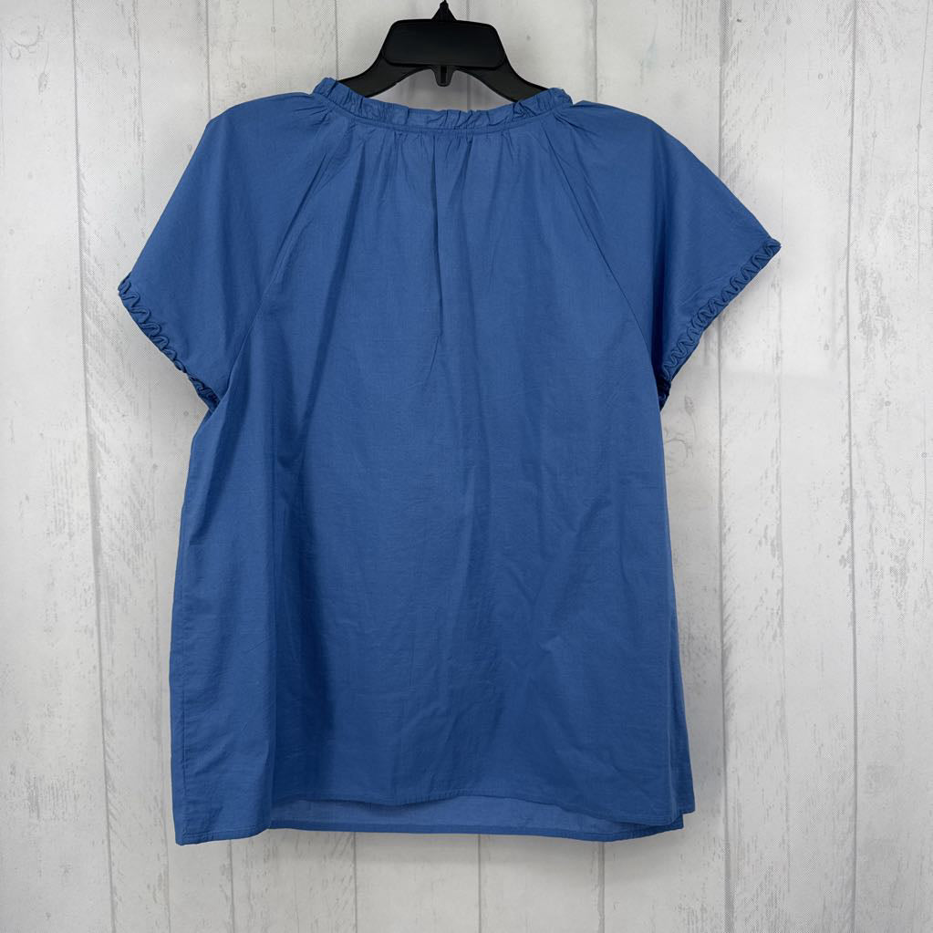R90 L embroidered split neck s/s top