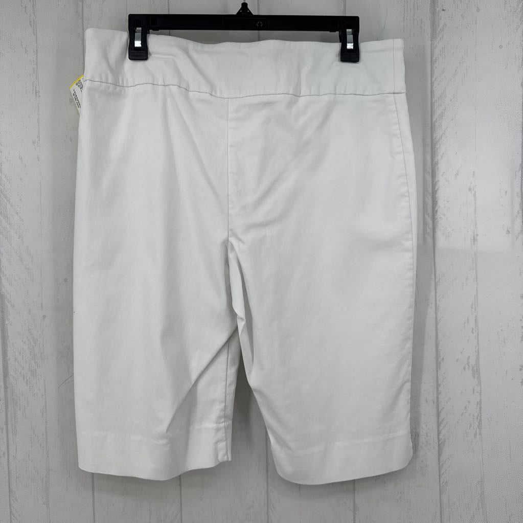 12 pull-on bermuda shorts