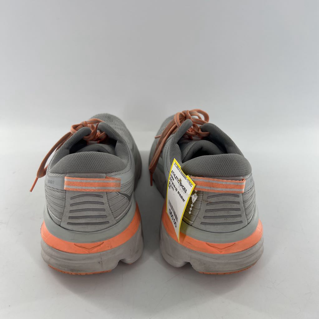 9.5 lace-up sneaker