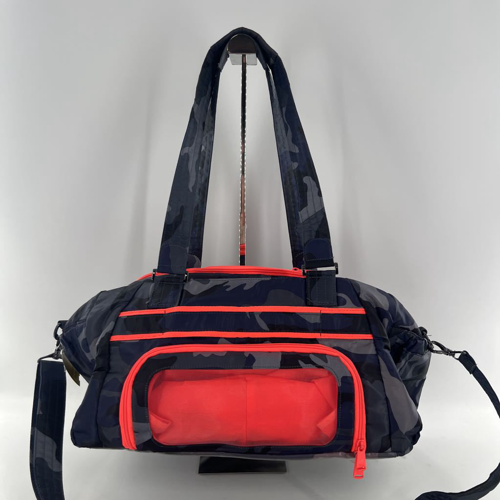 camo quilted weekender/carry on