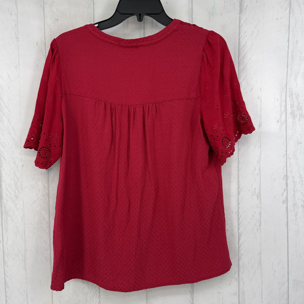 M eyelet detail button front s/s top
