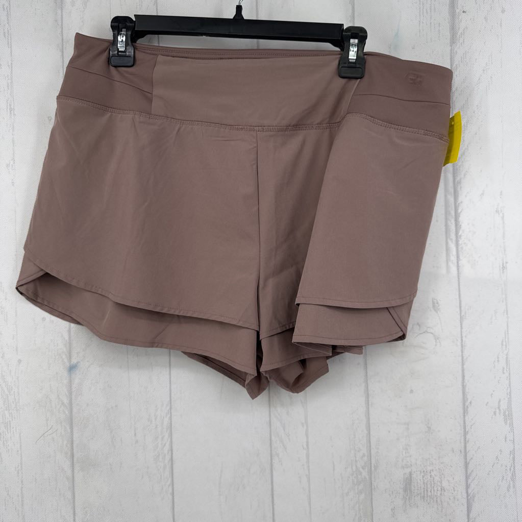 XL hi-rise petal hem shorts