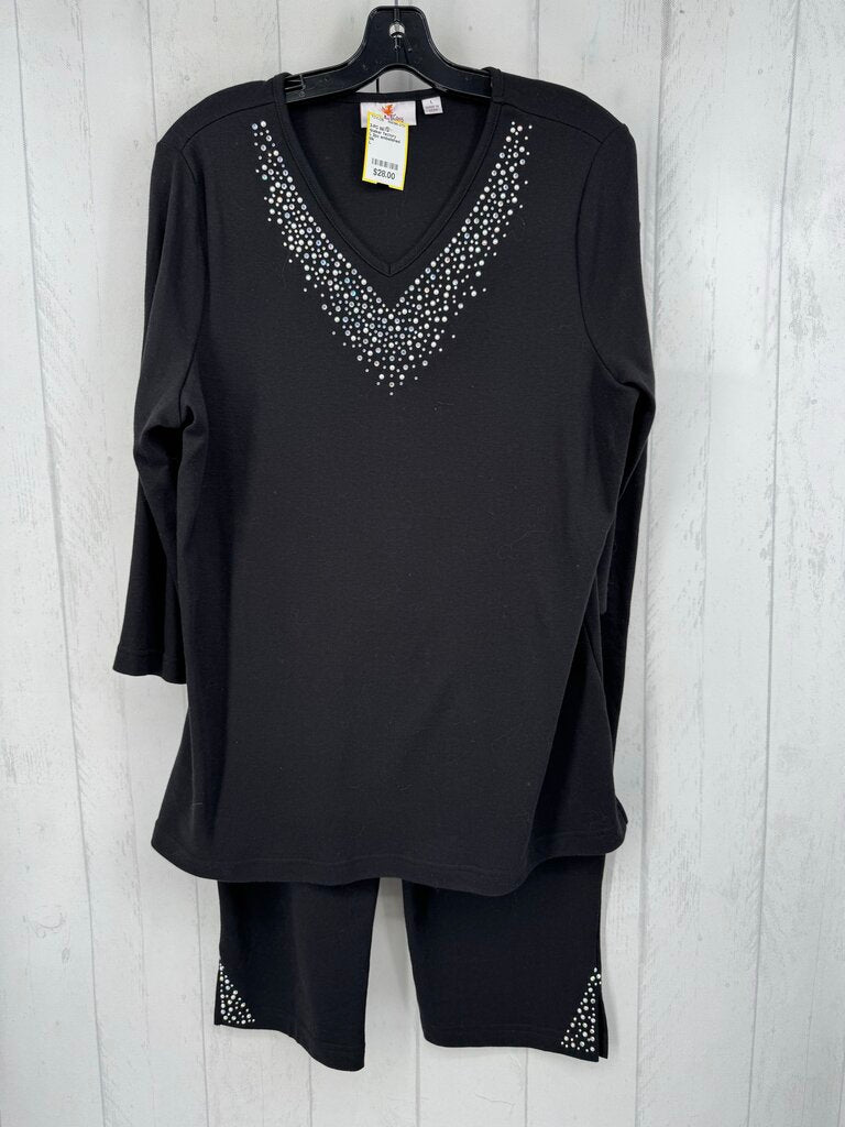 L 2pc embelished top & capri set