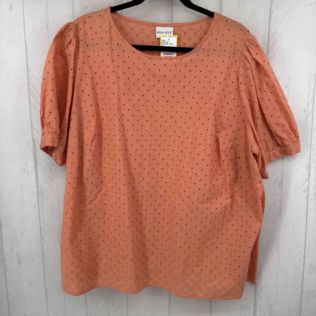 2X eyelet round neck s/s top