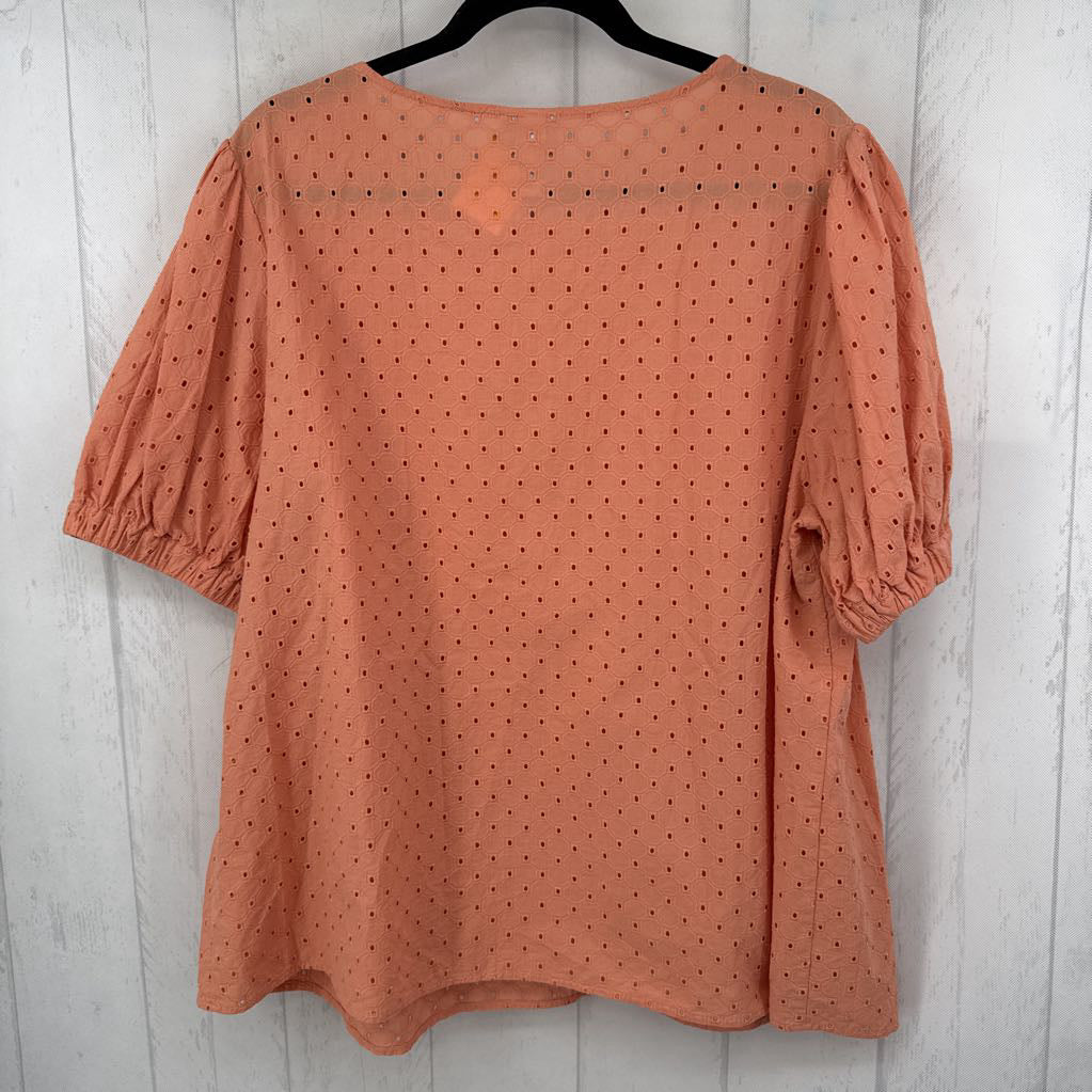 2X eyelet round neck s/s top