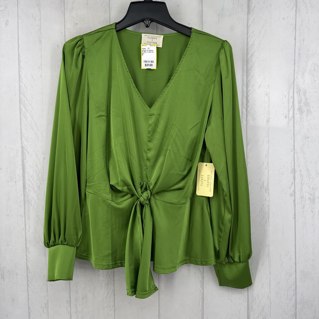 M silky v-neck l/s peplum top
