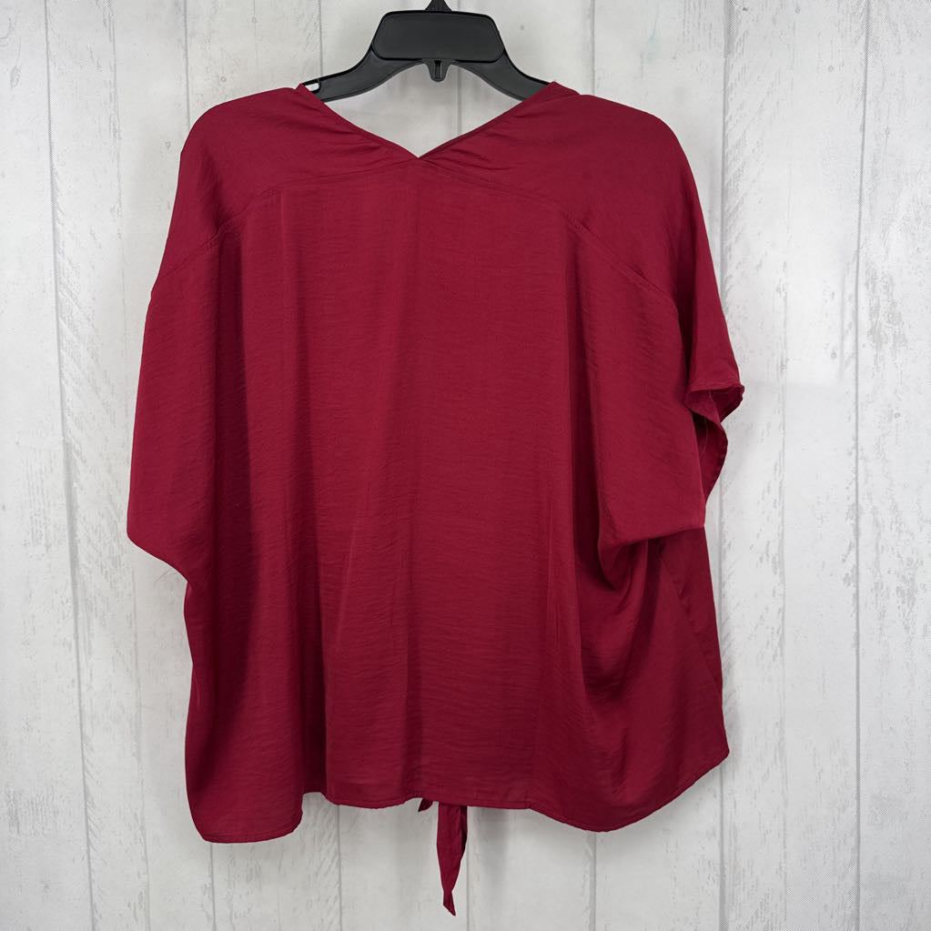 XL v-neck tied hem s/s top