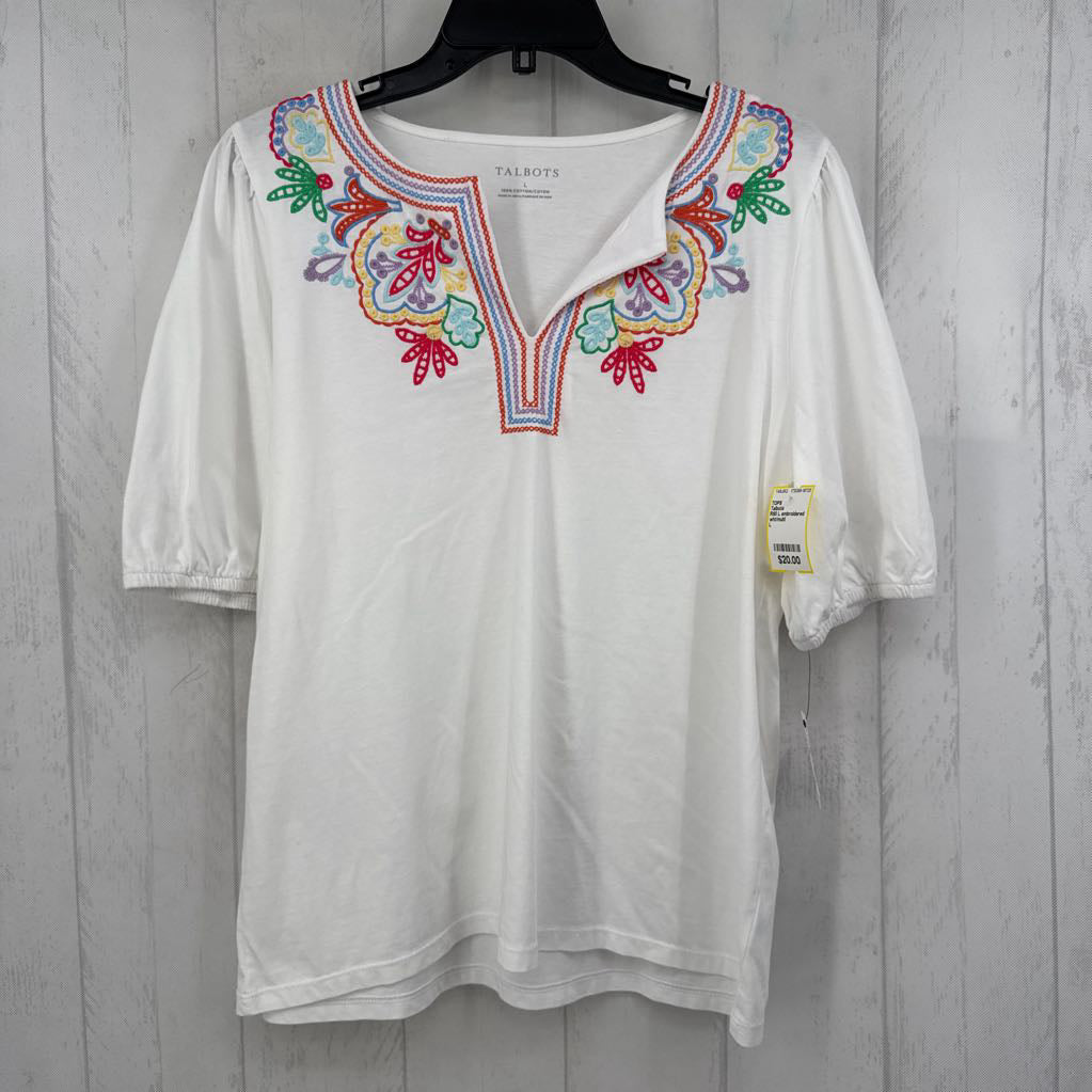 R60 L embroidered split neck s/s top