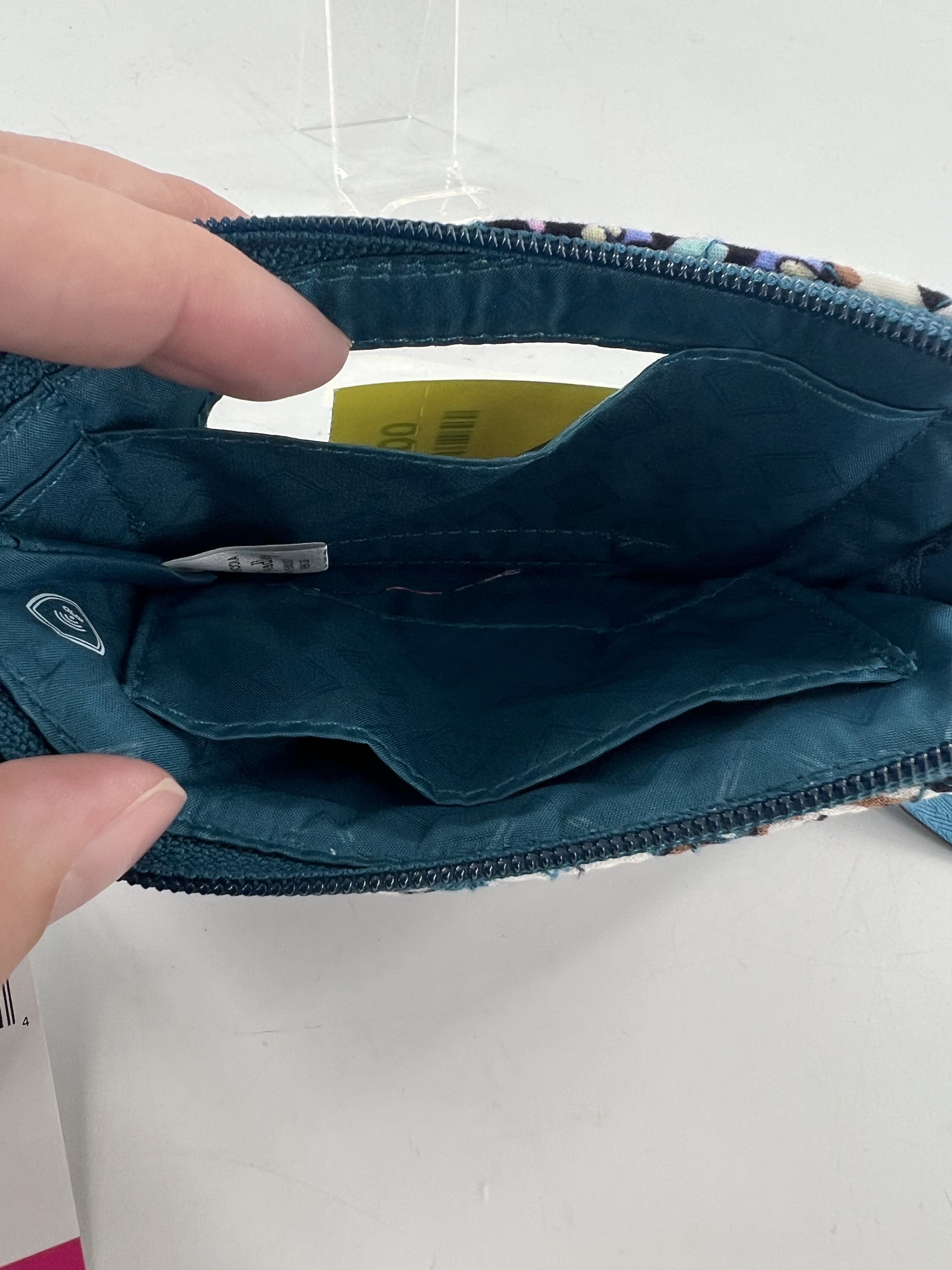 R39 zip top id case