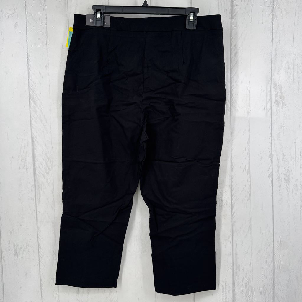 R40 L hi-rise capris w/gold buttons