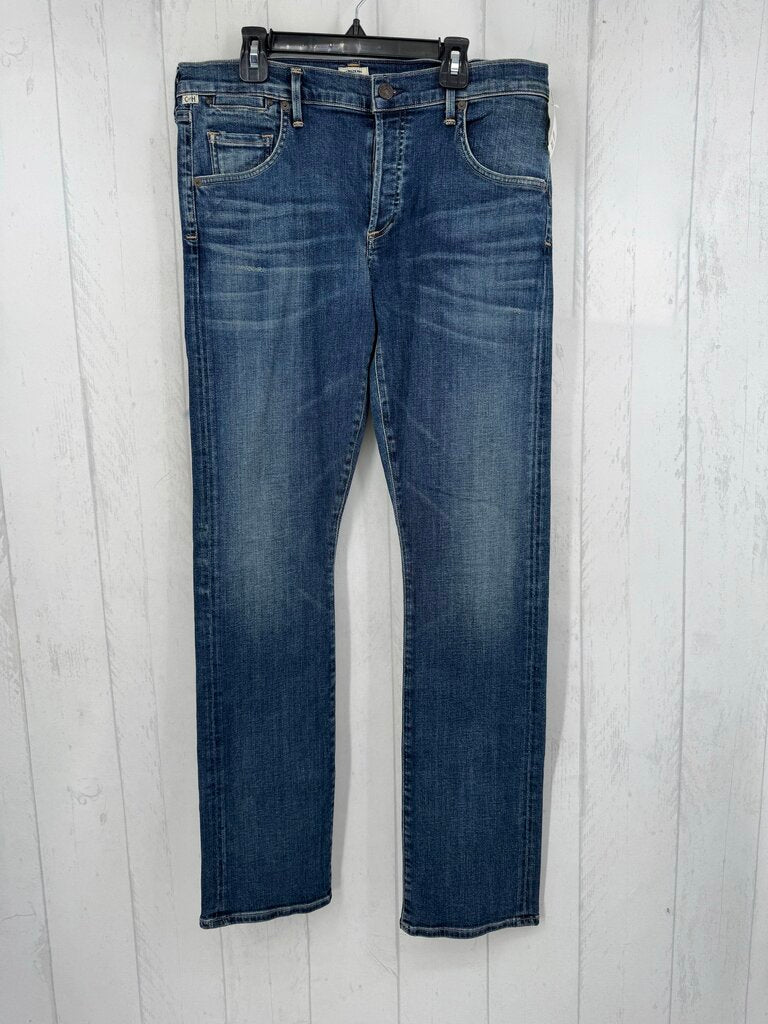 R199 30 slim boyfriend jeans