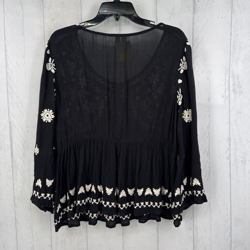 M embroidered l/s peplum top