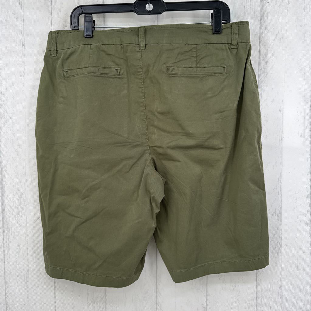 16 khaki bermuda shorts