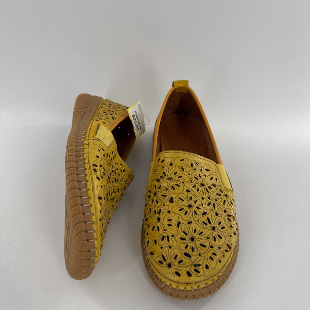 9 leather cut-out slip-ons