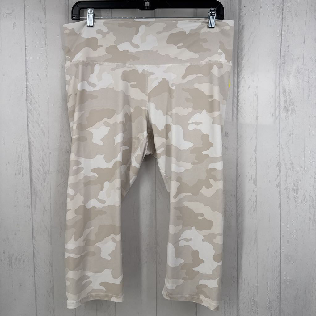 2X camo print capri legging